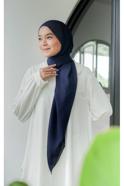 Pasmina Voal Gucci Jahit Tepi Navy